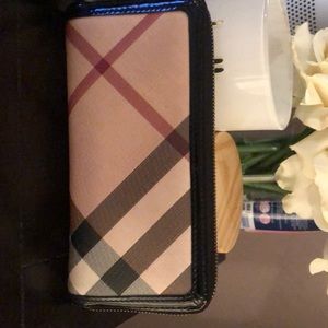 Burberry Nova Black Wallet!